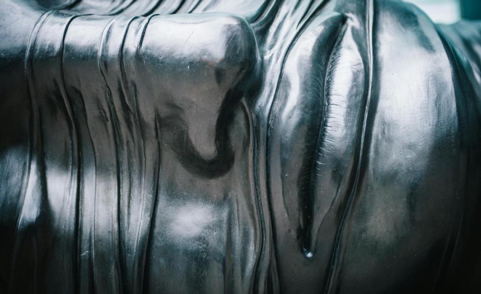 person s face statue